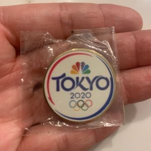 Tokyo 2020 NBC Round Olympic Media Pin Badge  White with Logo